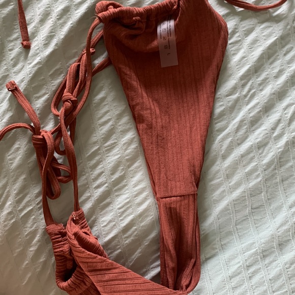 CUPSHE burnt orange string bikini - Picture 2 of 3